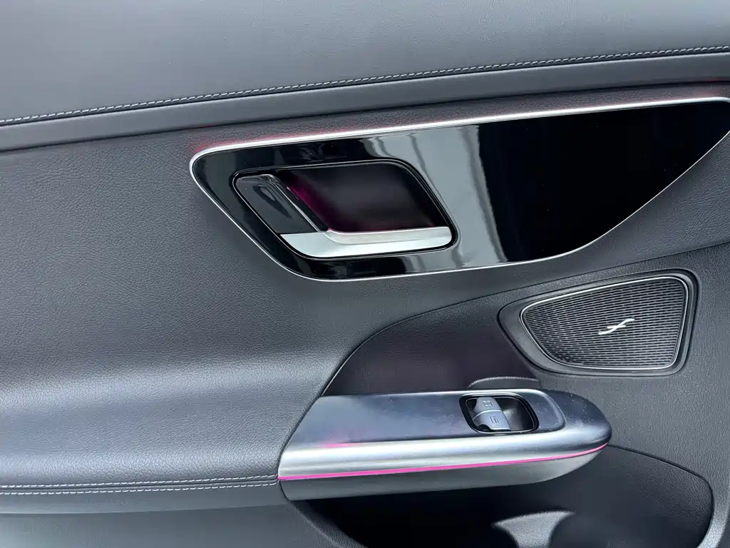 Mercedes-Benz C-Class 2023
