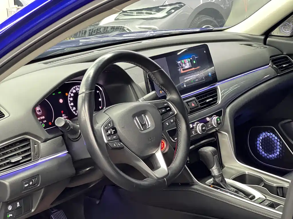 Honda Accord 2018 — фото 12
