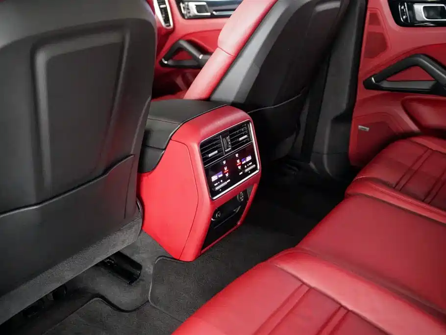 Porsche Cayenne 2019 — фото 12