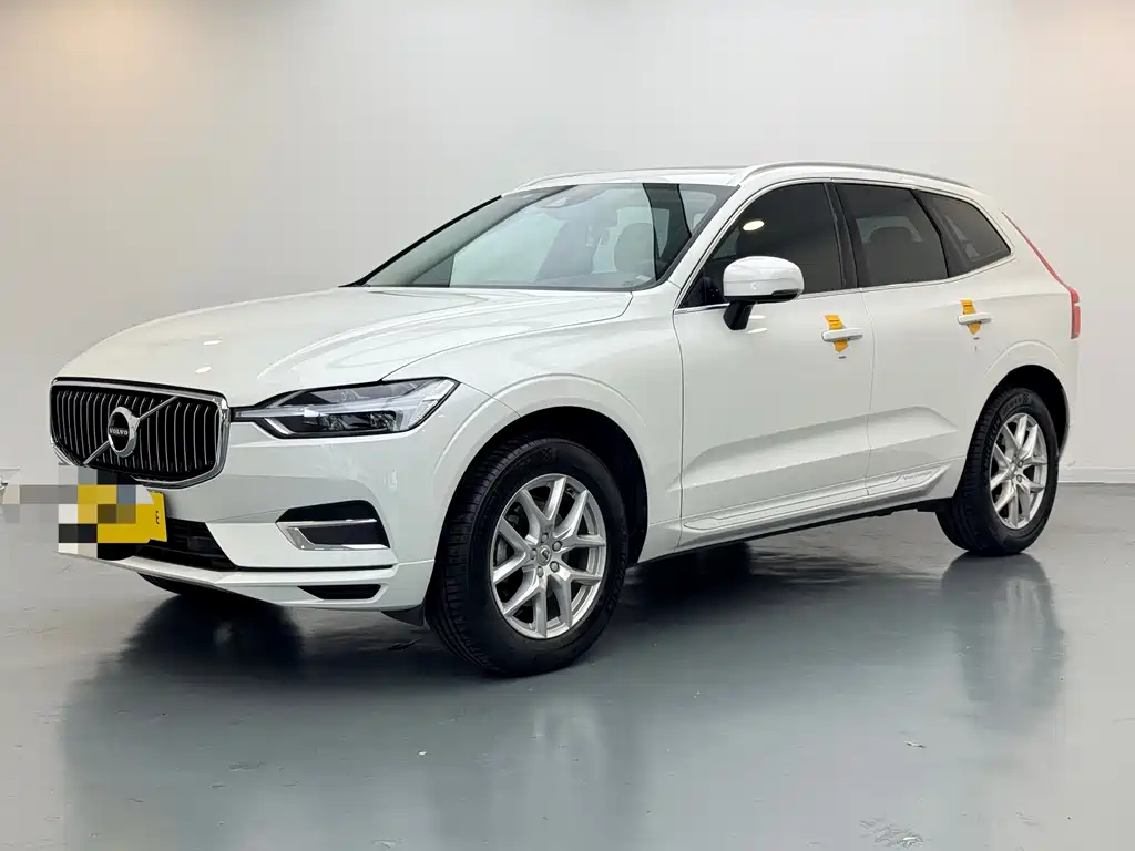 Volvo XC60 2019 — фото 1