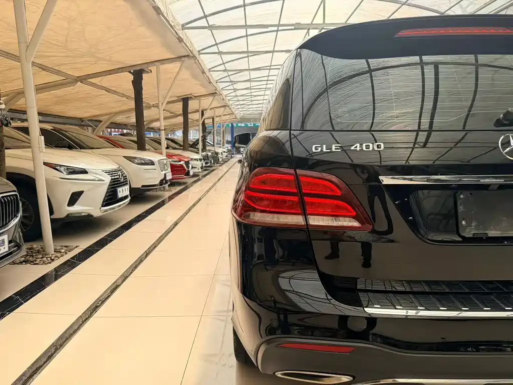 Mercedes-Benz GLE 2016