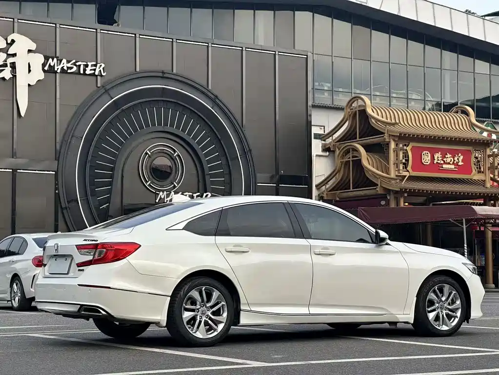 Honda Accord 2020 — фото 13
