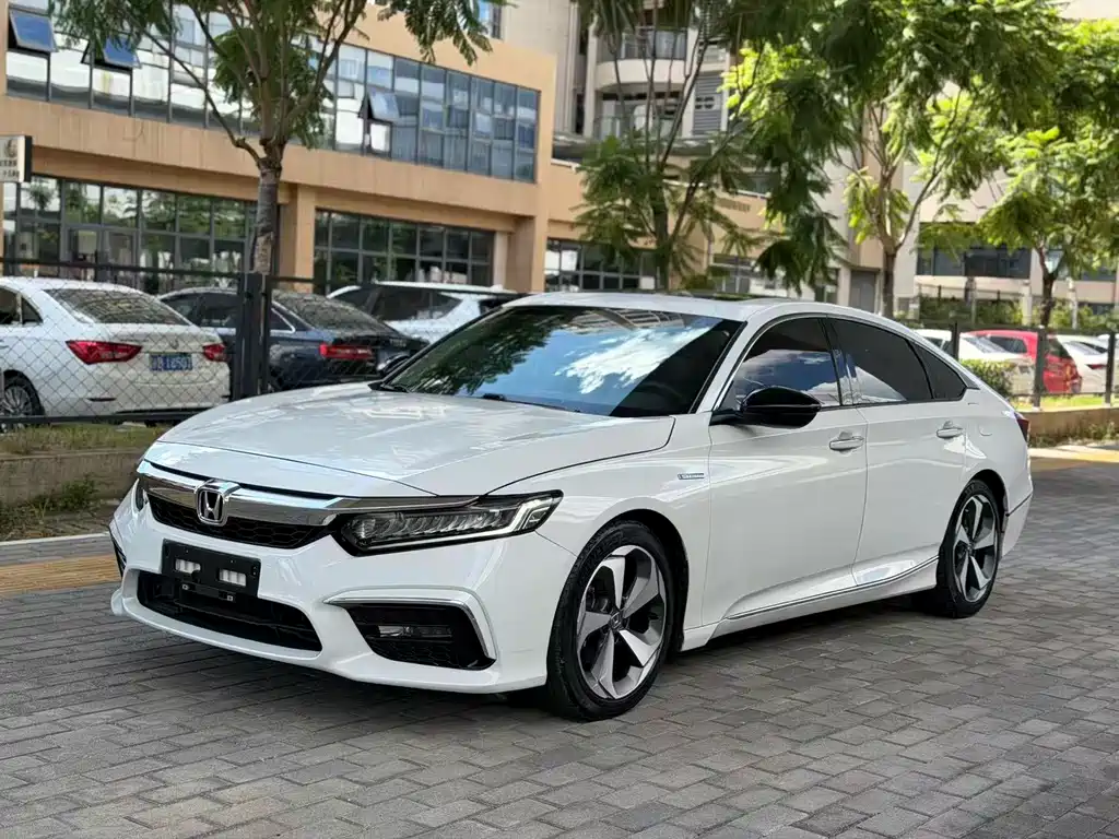 Honda Inspire 2020 — фото 1