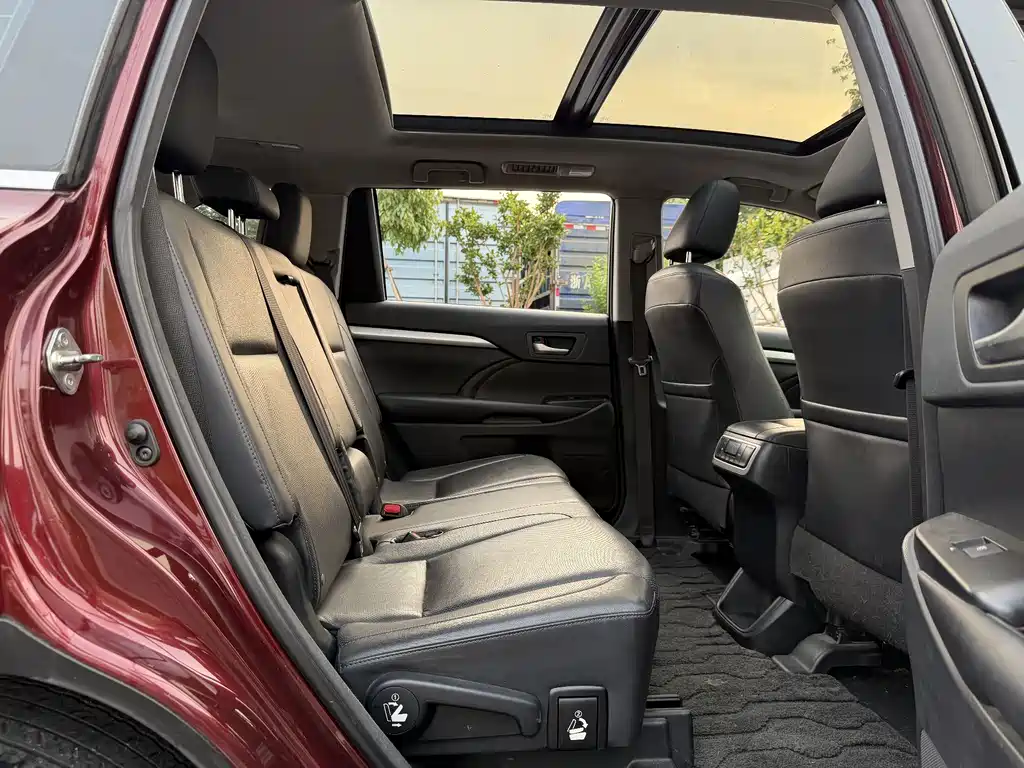 Toyota Highlander 2015 — фото 9