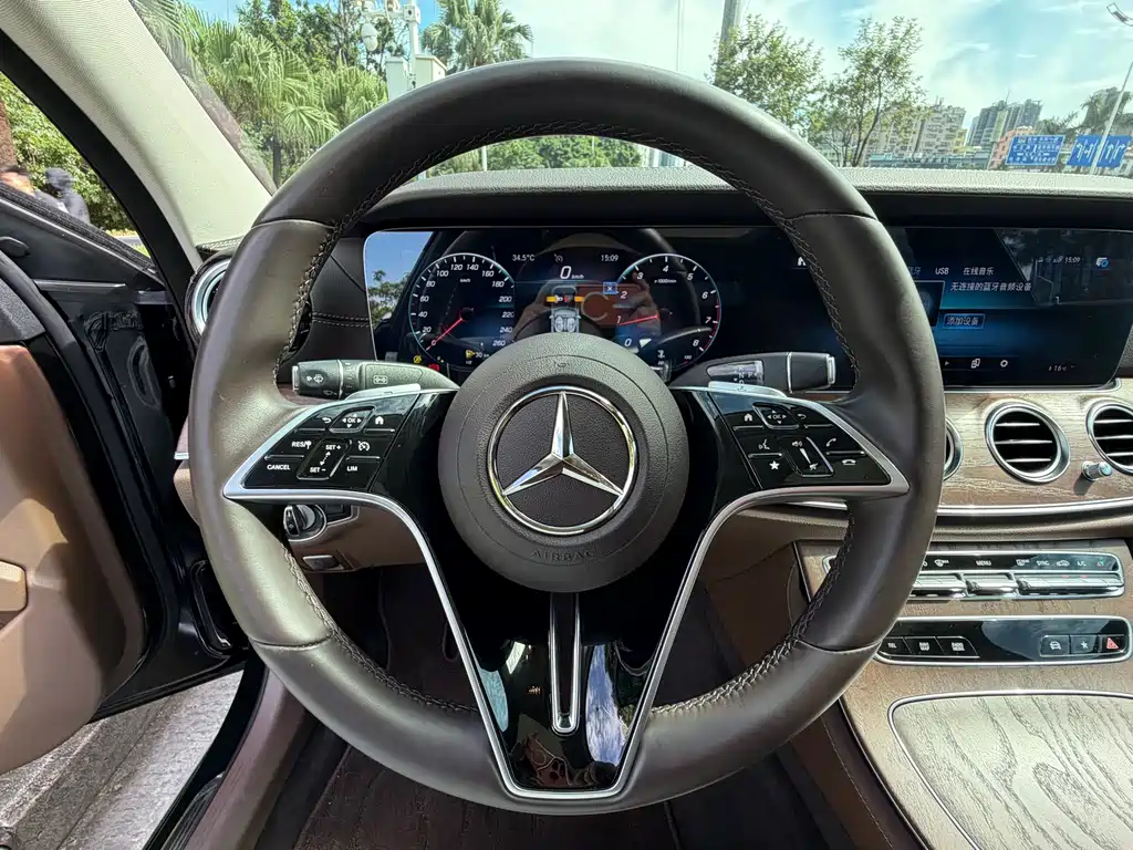 Mercedes-Benz E-Class 2021 — фото 13