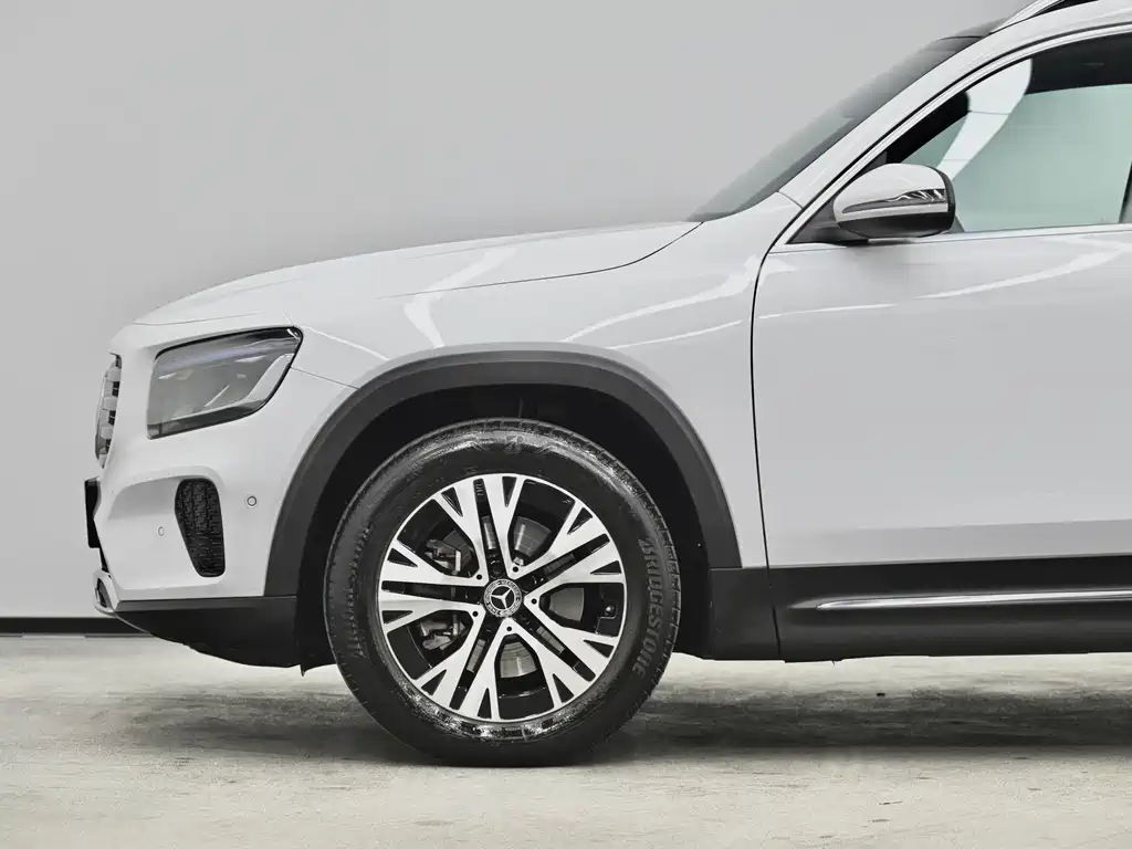 Mercedes-Benz GLB 2024 — фото 24