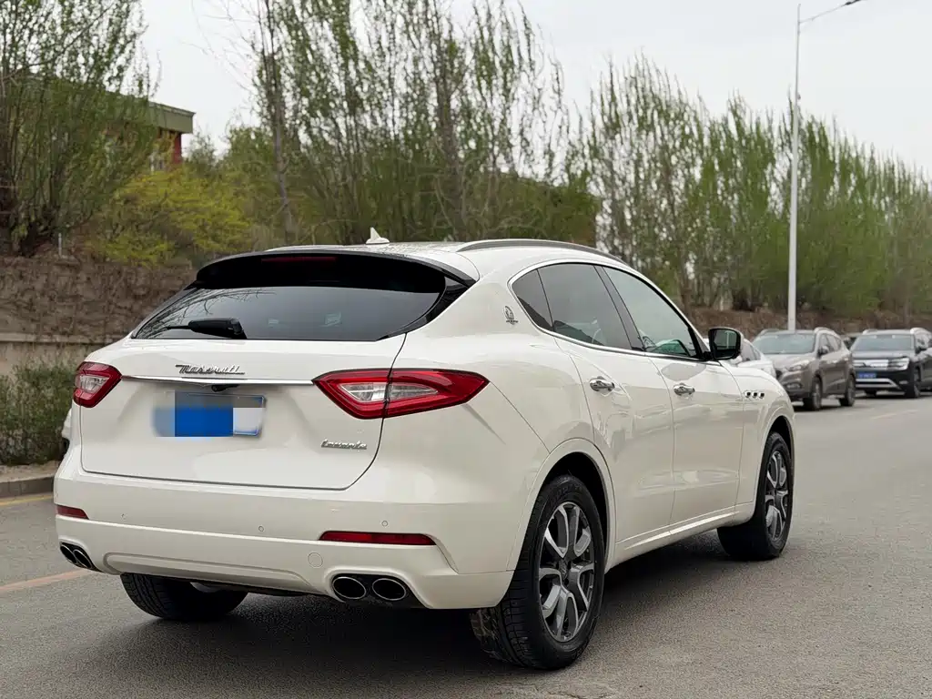 Maserati Levante 2017 — фото 4