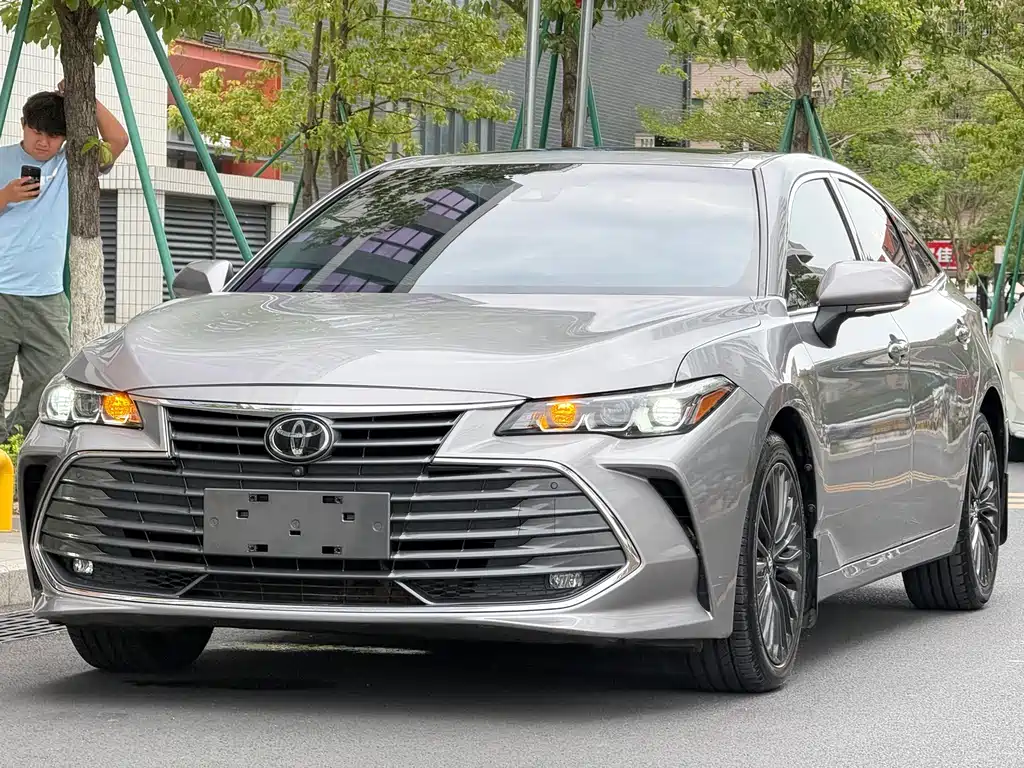 Toyota Avalon 2020 — фото 1