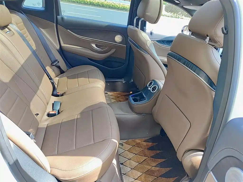 Mercedes-Benz E-Class 2021 — фото 11