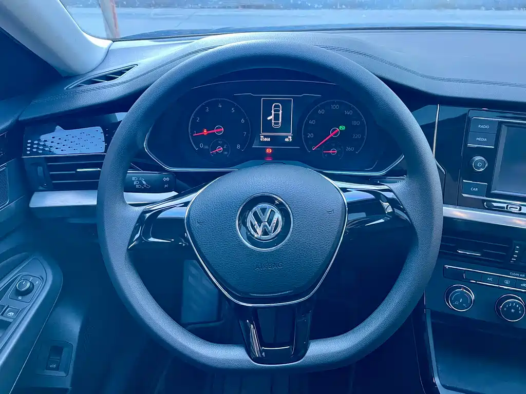 Volkswagen Passat 2019 — фото 14