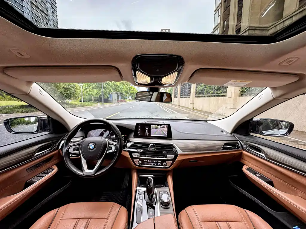 BMW 6 Series GT 2019 — фото 6