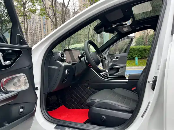 Mercedes-Benz C-Class 2024