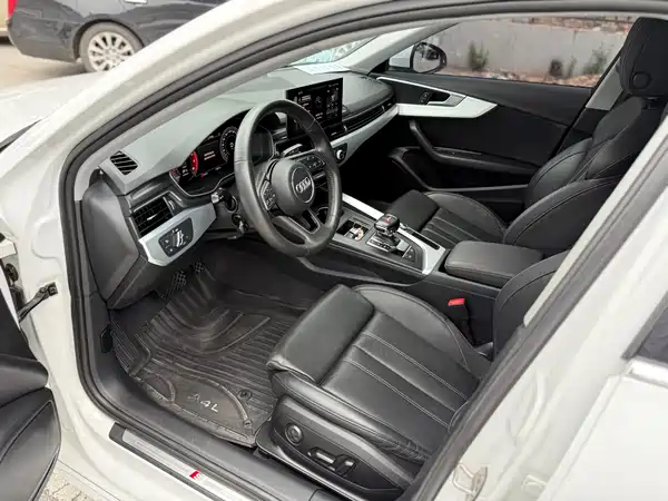 Audi A4L 2021