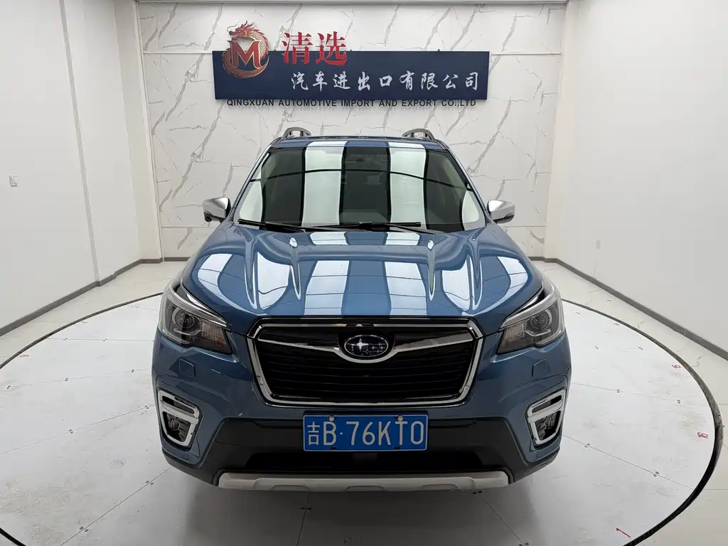 Subaru Forester 2022 — фото 2