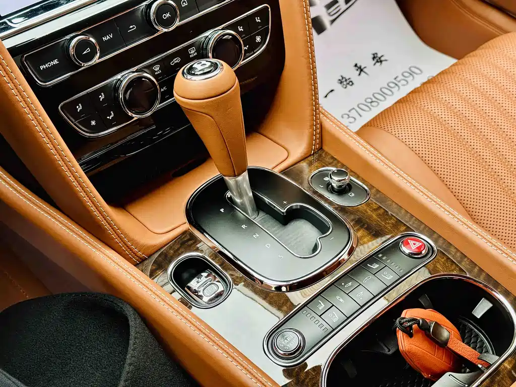 Bentley Continental 2018 — фото 13
