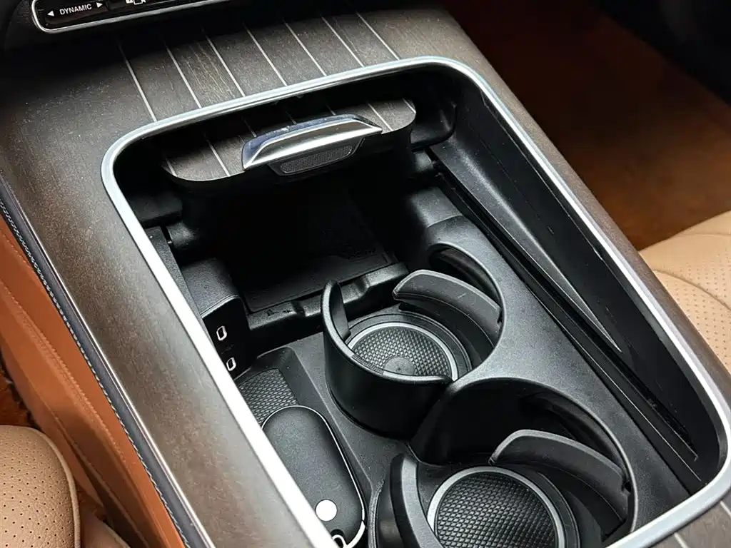 Mercedes-Benz E-Class 2024 — фото 16