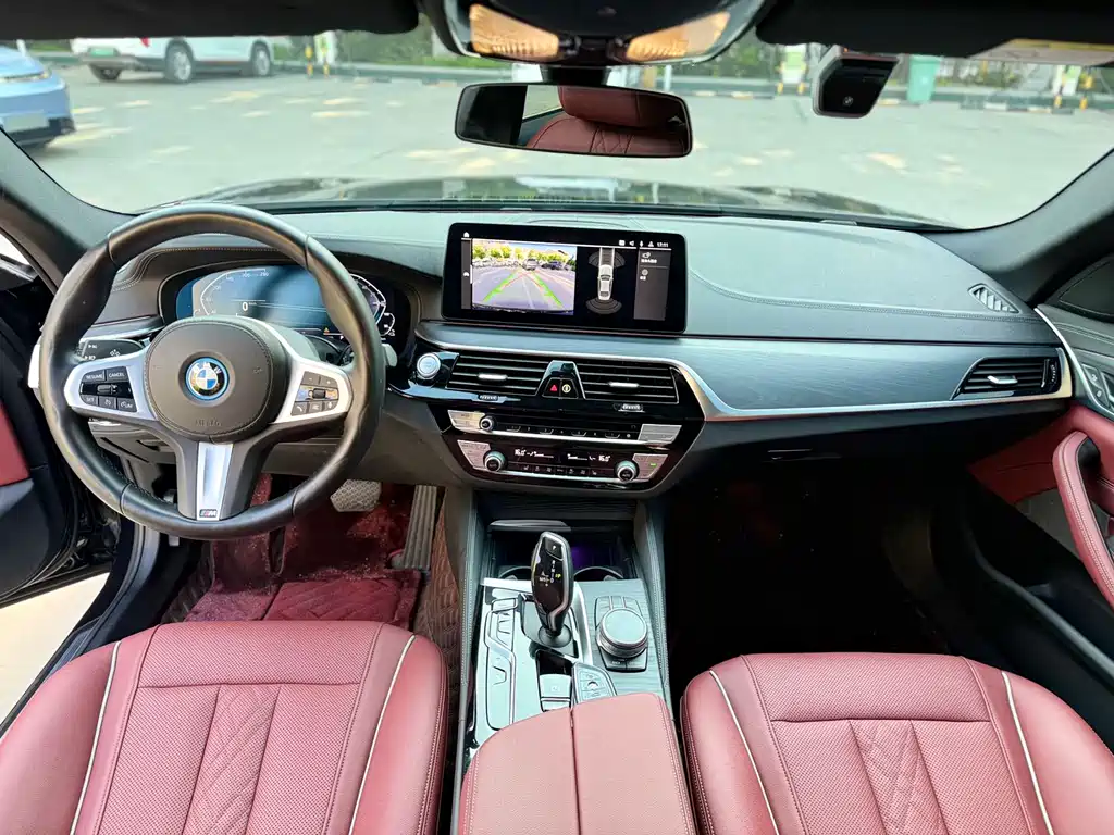 BMW 5 Series New Energy 2022 — фото 9