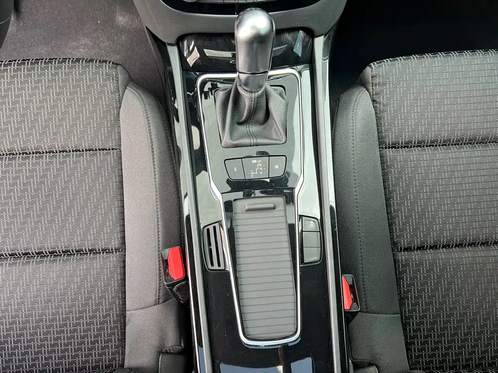 Peugeot 508 2017 — фото 16