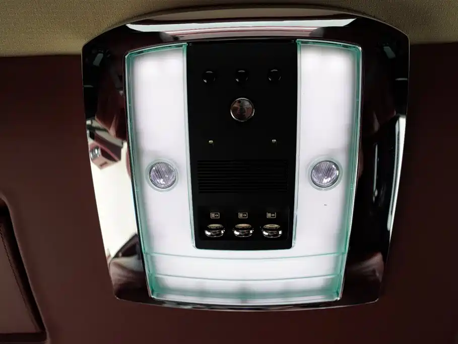 Rolls-Royce Phantom 2012 — фото 20