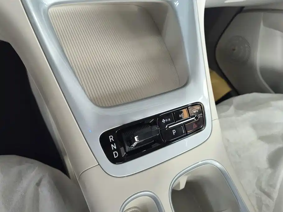 Geely Galaxy Starwish 2026 — фото 16