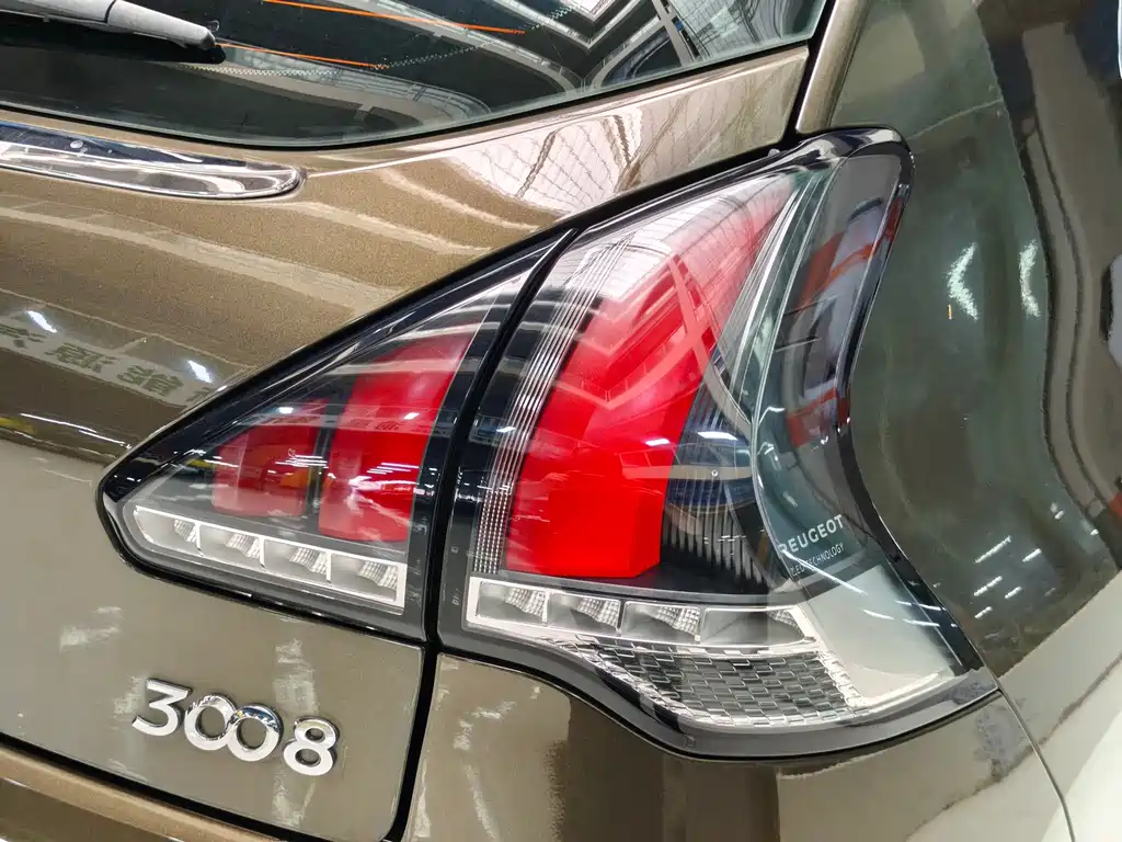 Peugeot 3008 2017 — фото 10