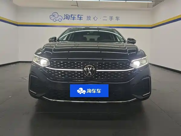 Volkswagen Passat 2024