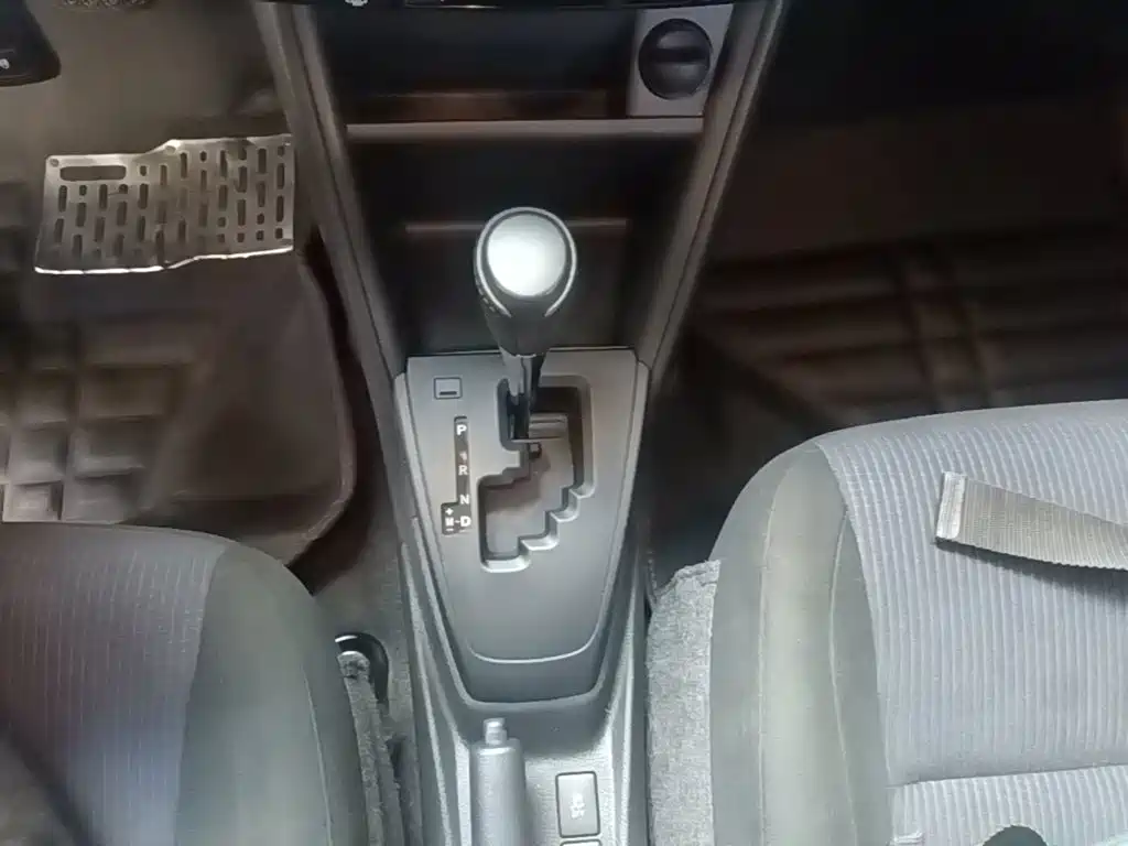 Toyota Yaris L 2016 — фото 14