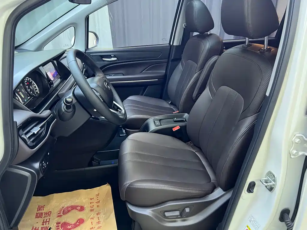 GAC Motor Trumpchi M6 2019 — фото 11