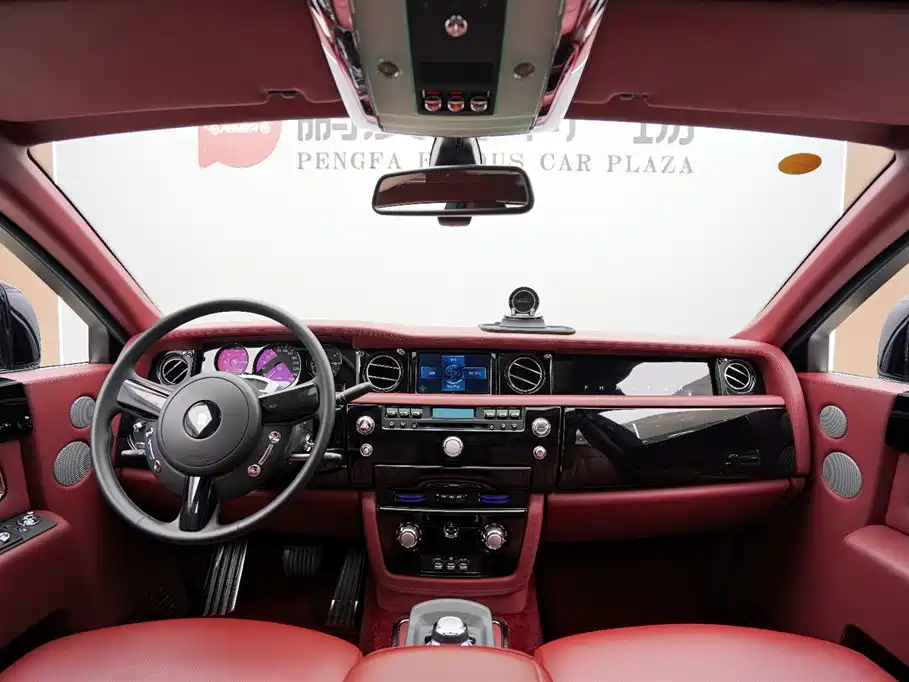 Rolls-Royce Phantom 2012 — фото 14