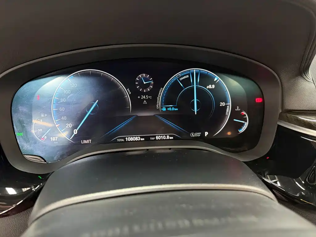 BMW 5 Series 2019 — фото 18