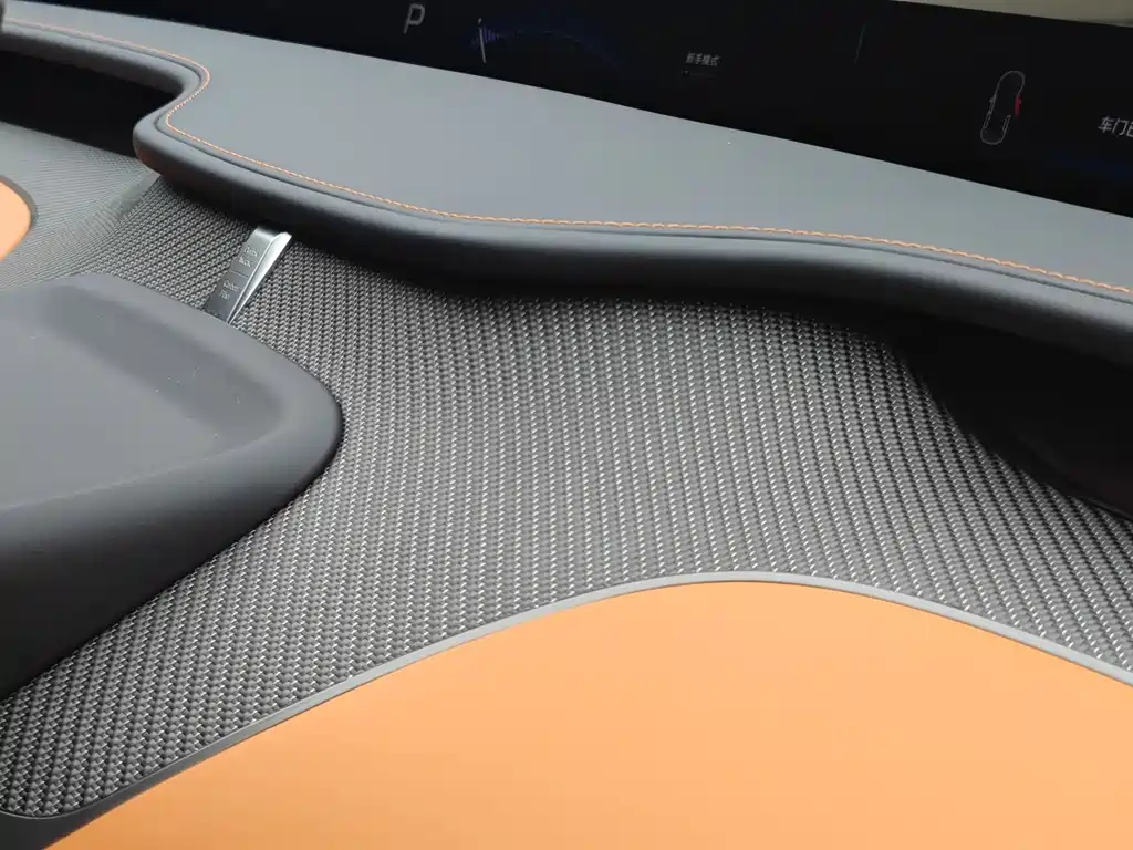 Xiaomi YU7 2025 — фото 15