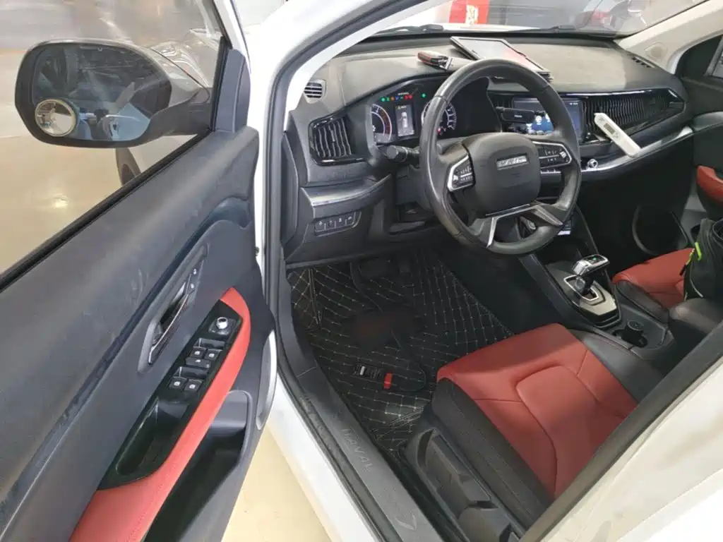 Haval H2s 2018 — фото 16