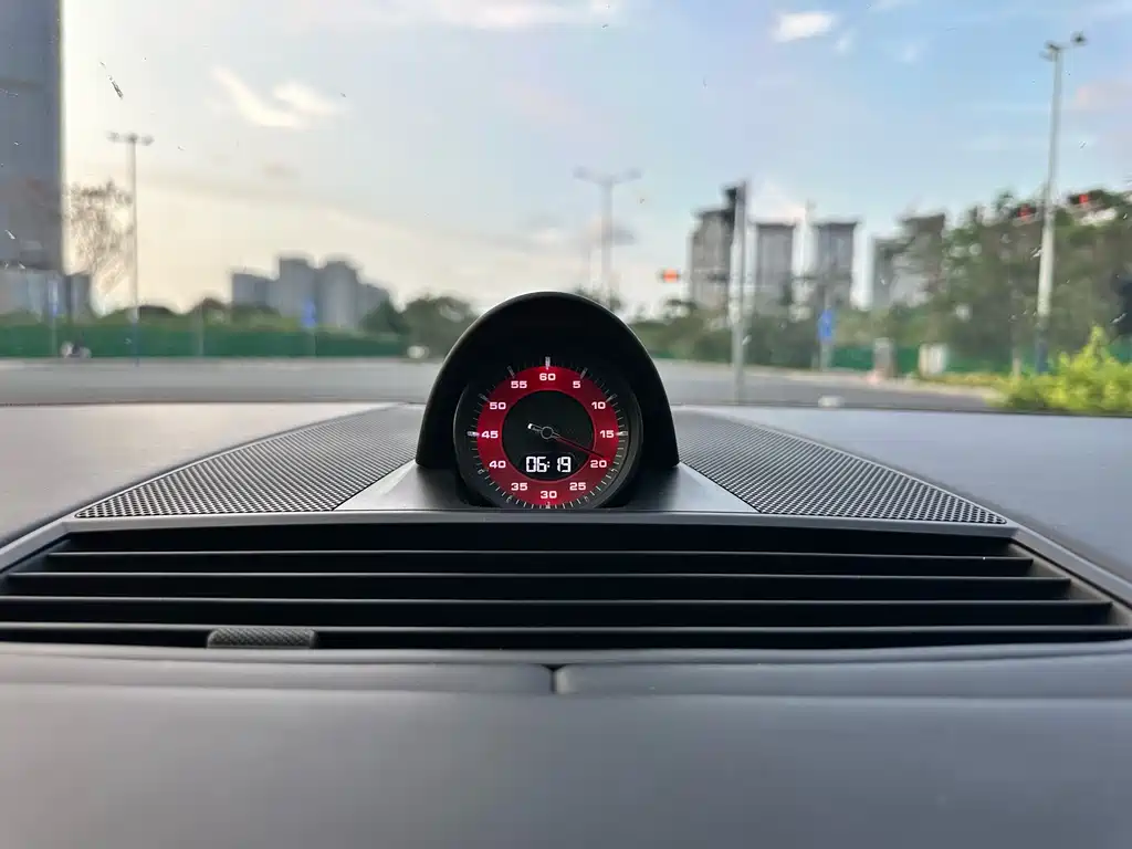 Porsche Panamera 2018 — фото 10
