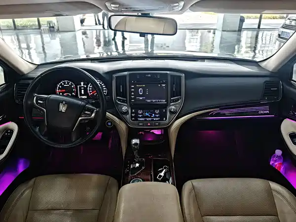 Toyota Crown 2018