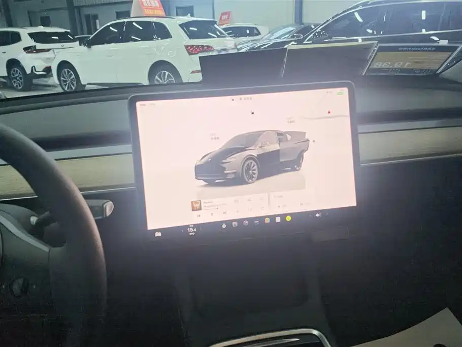 Tesla Model Y 2023 — фото 13