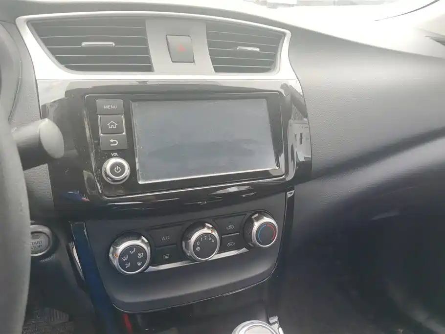 Nissan Sylphy 2018 — фото 13