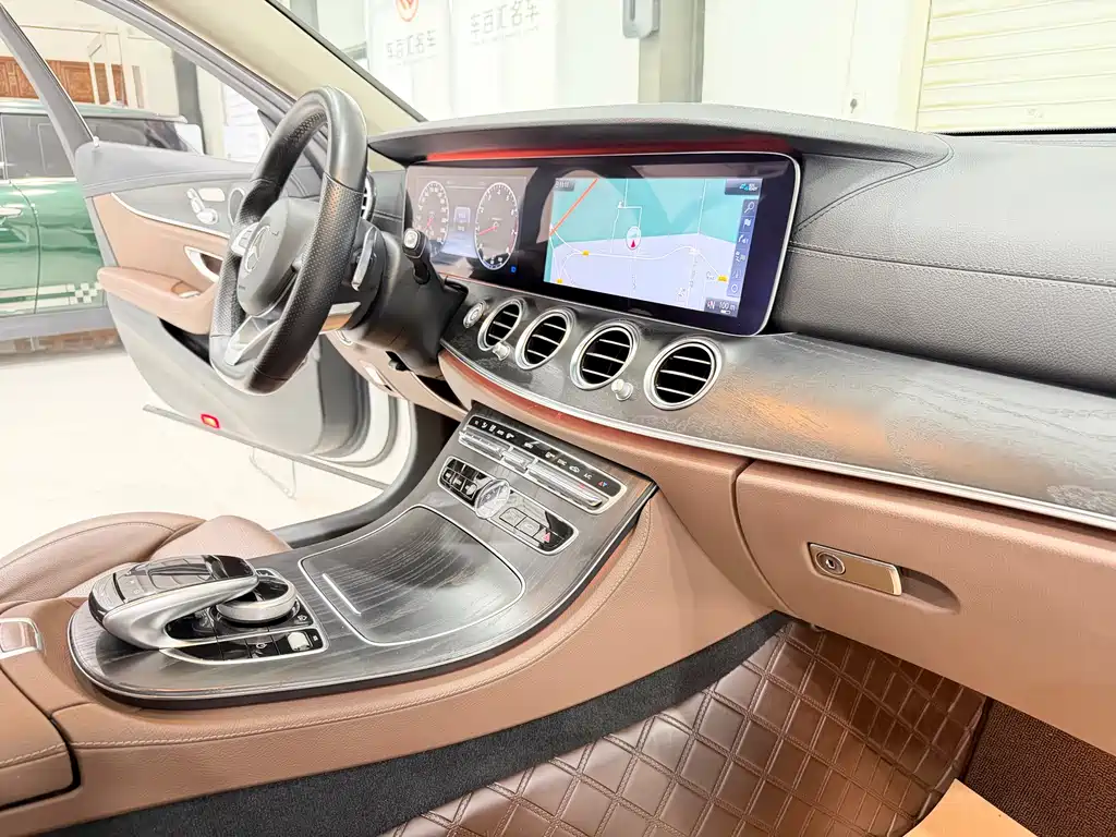 Mercedes-Benz E-Class 2018 — фото 7