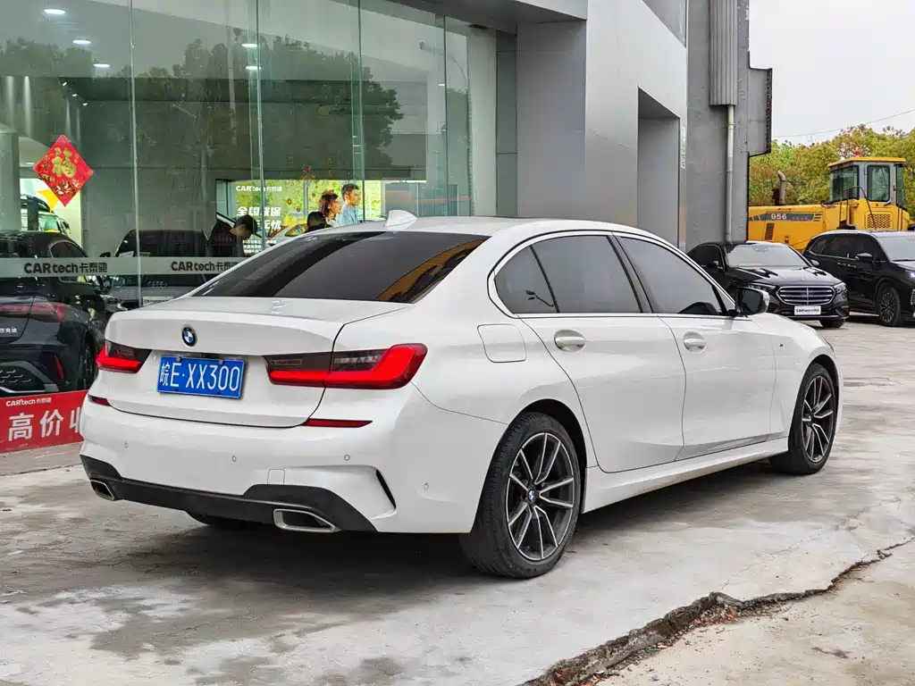 BMW 3 Series 2021 — фото 10