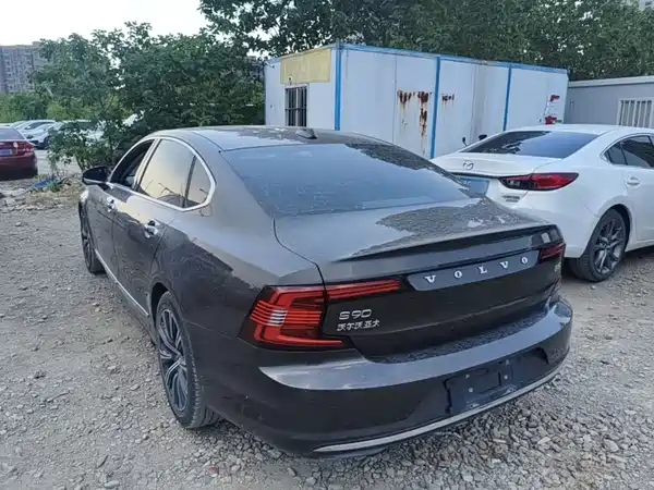 Volvo S90 2021