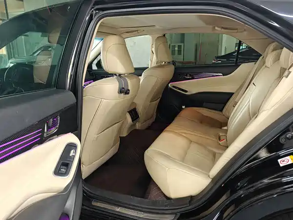 Toyota Crown 2018