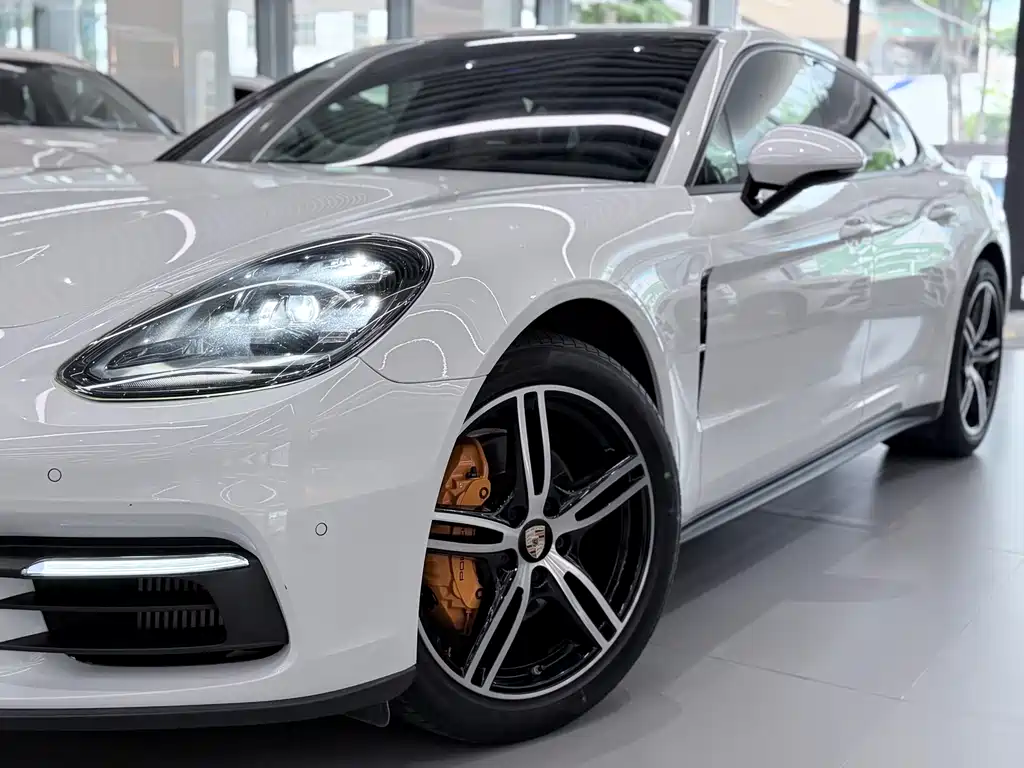 Porsche Panamera 2019 — фото 17