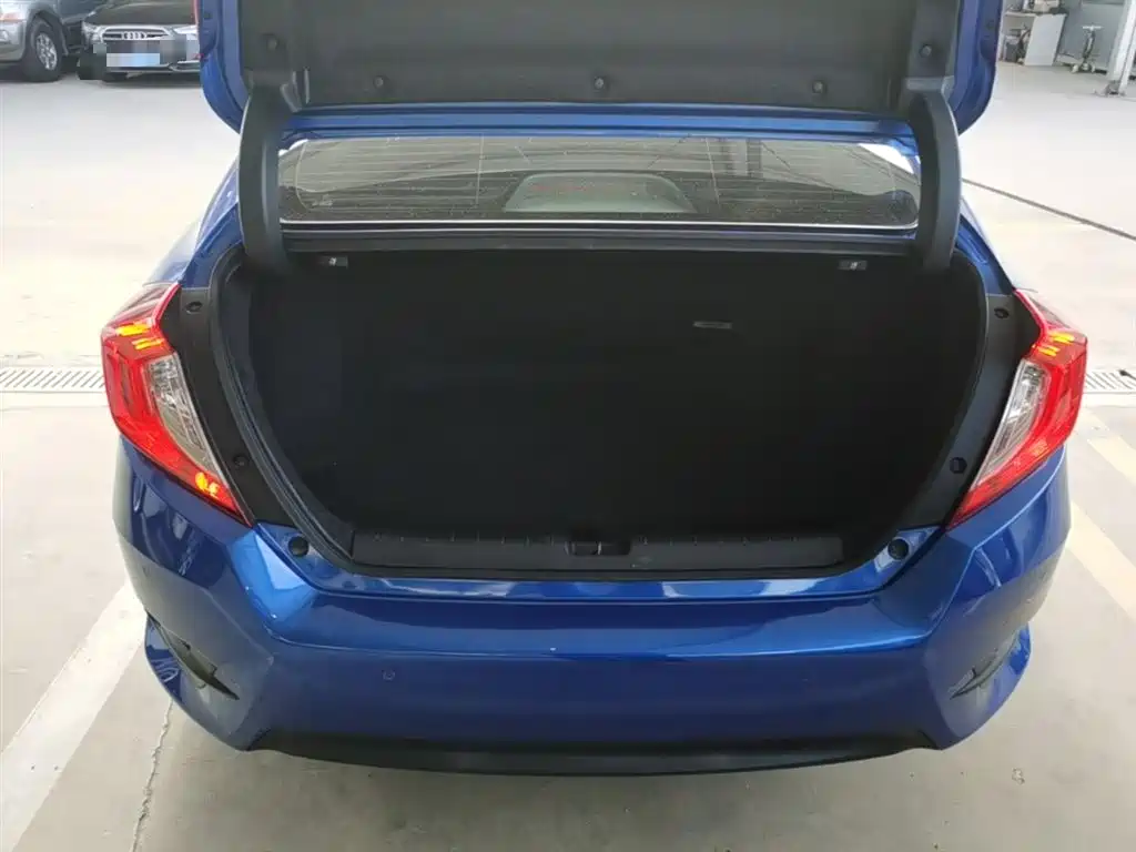Honda Civic 2017 — фото 19