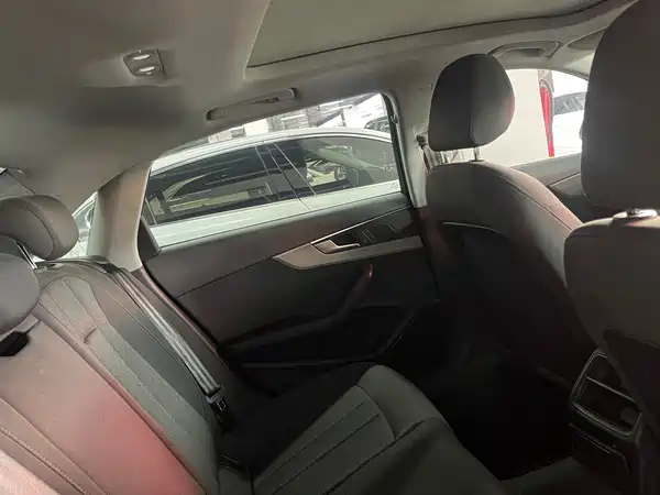 Audi A4L 2018
