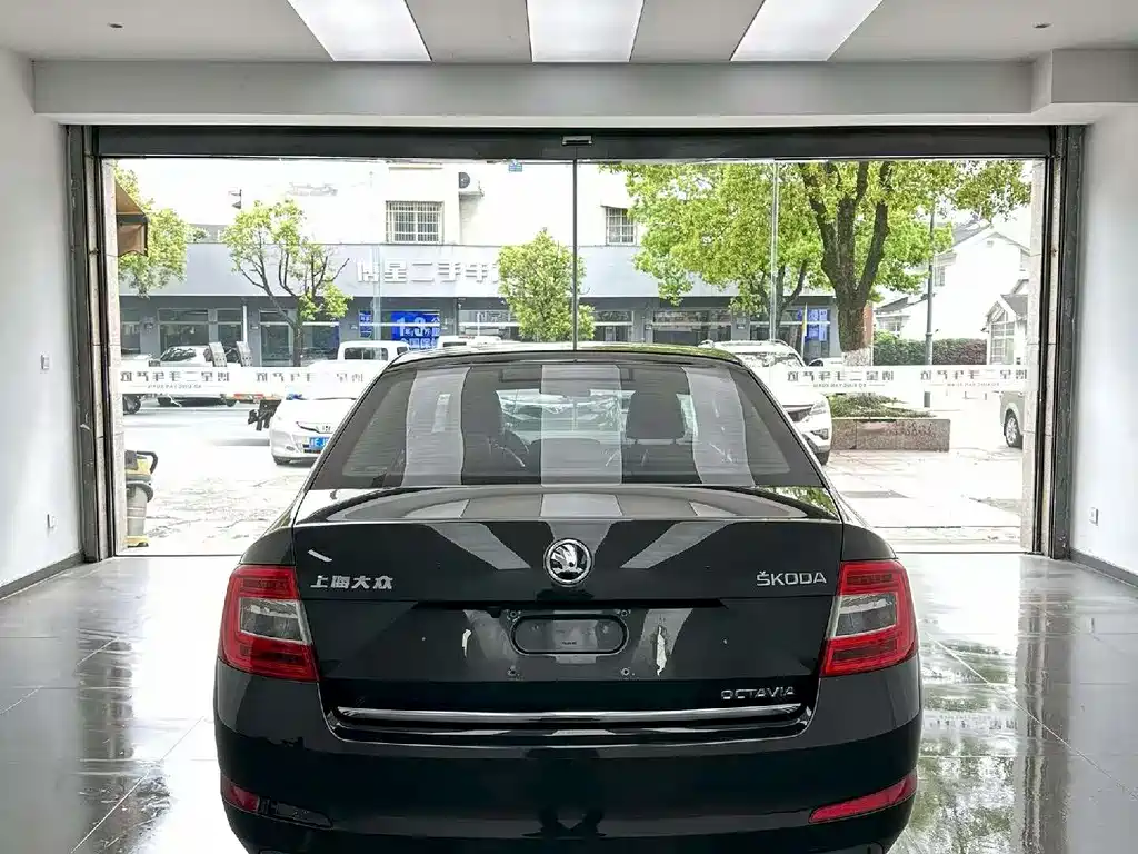Skoda Octavia 2016 — фото 8