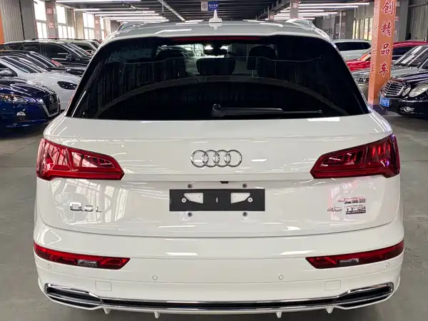 Audi Q5L 2020