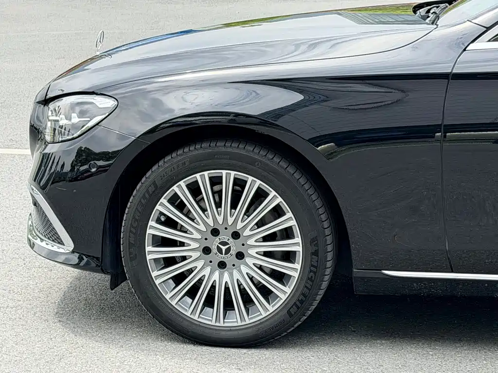 Mercedes-Benz E-Class 2023 — фото 7