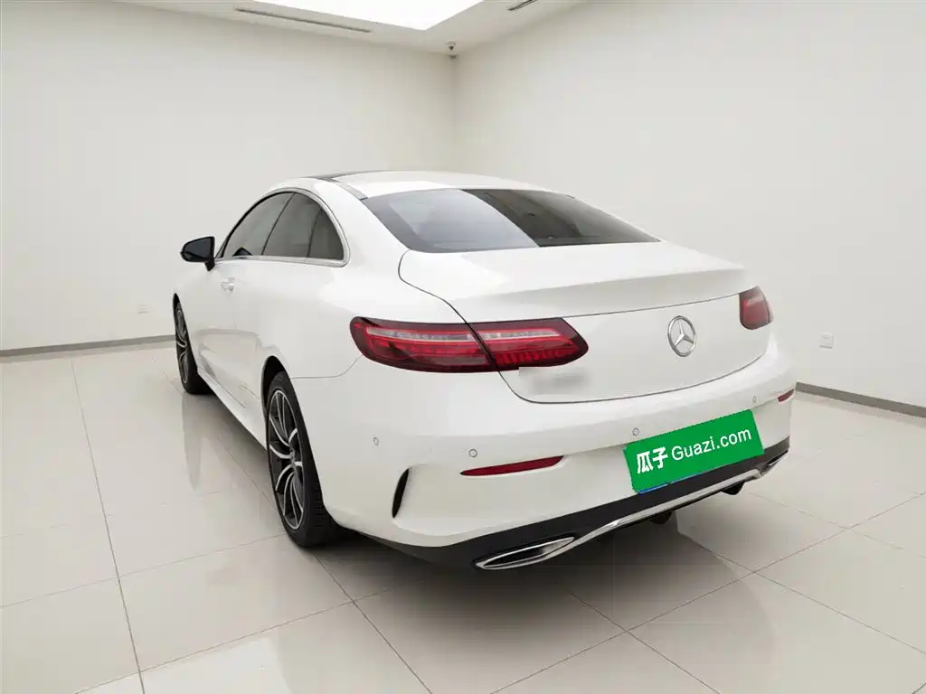 Mercedes-Benz E-Class 2022 — фото 4
