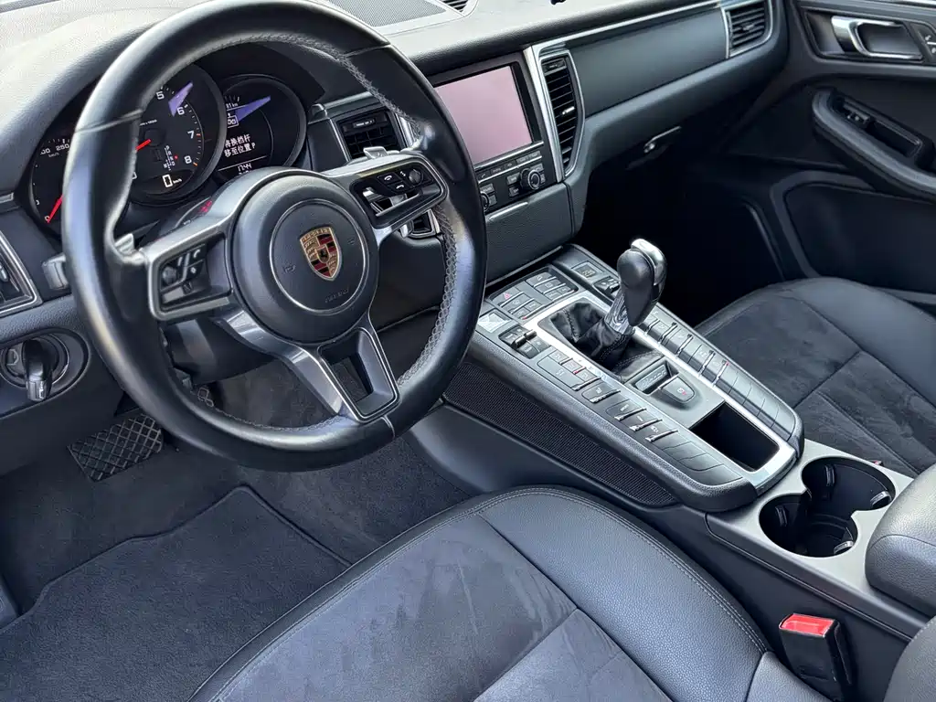 Porsche Macan 2016 — фото 9