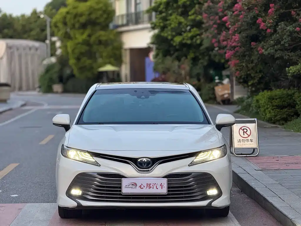 Toyota Camry 2019