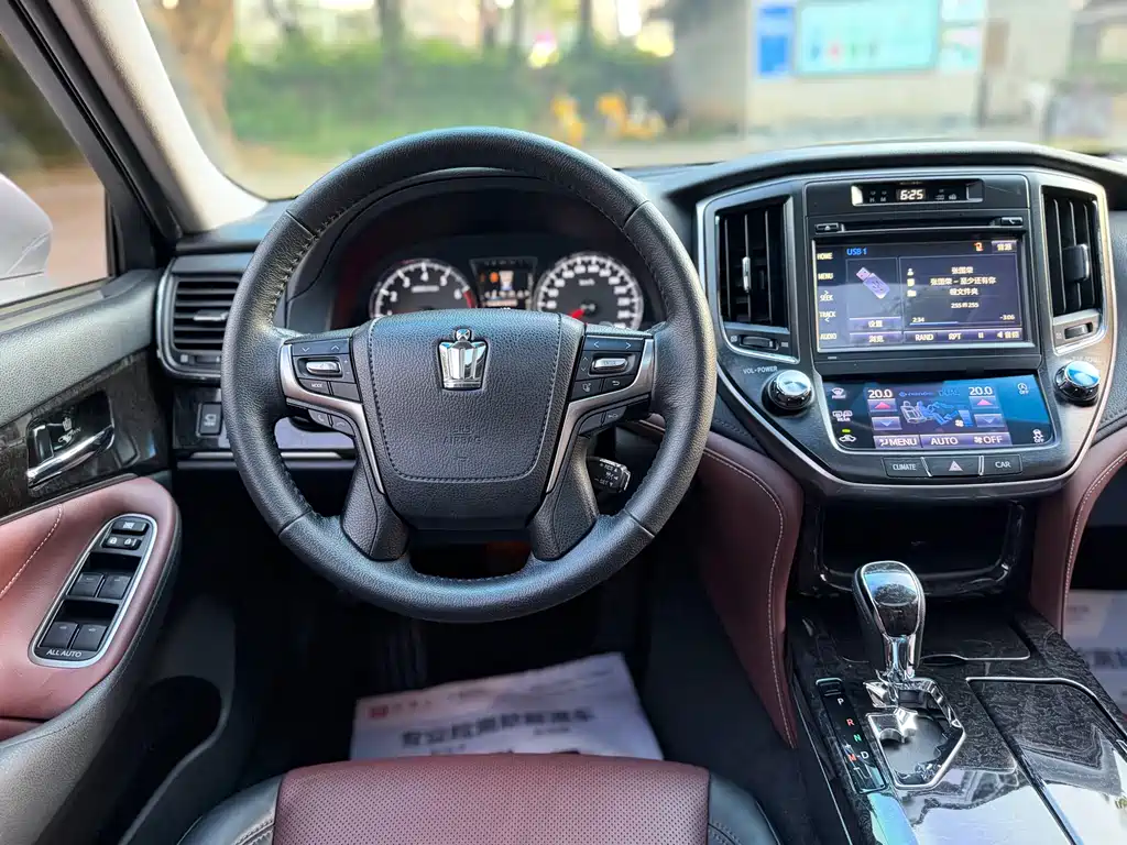 Toyota Crown 2018 — фото 14